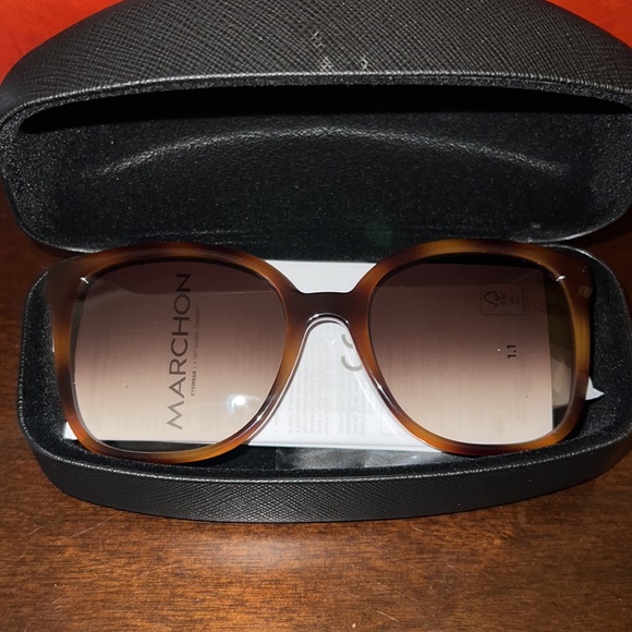 🆕NWT Ferragamo sunglasses 😎 - Picture 8 of 8